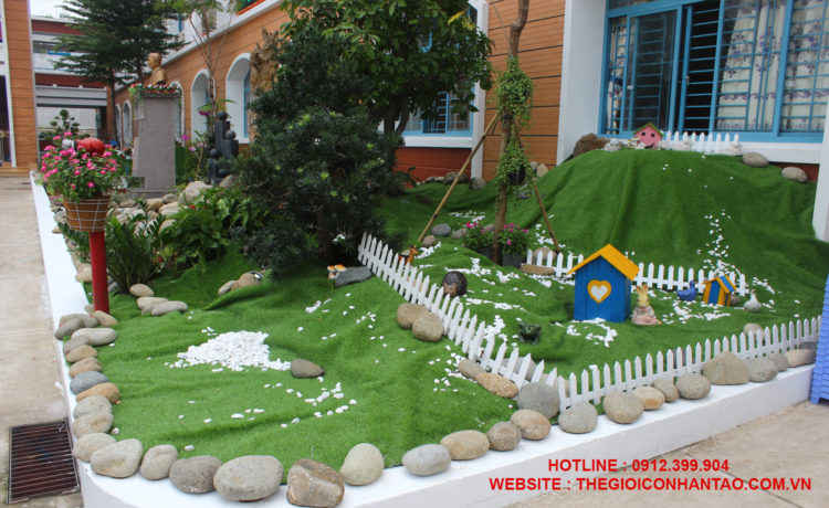 Ứng dụng cỏ nhựa trang trí tiểu cảnh trường học