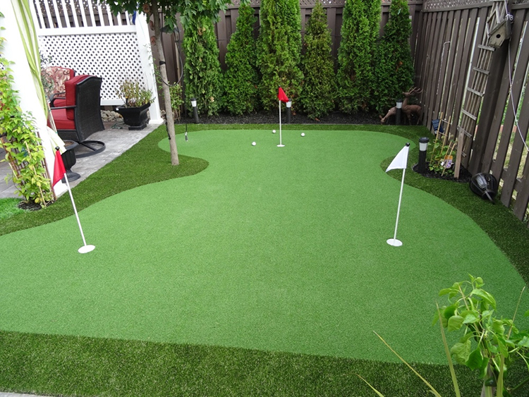 Sân golf cỏ nhân tạo tại nhà